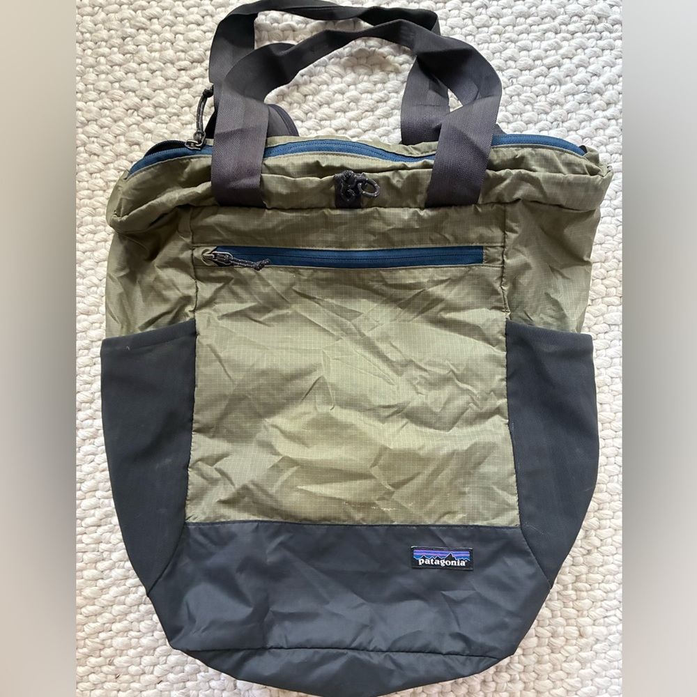 Patagonia Ultralight black hole tote pack. Olive
